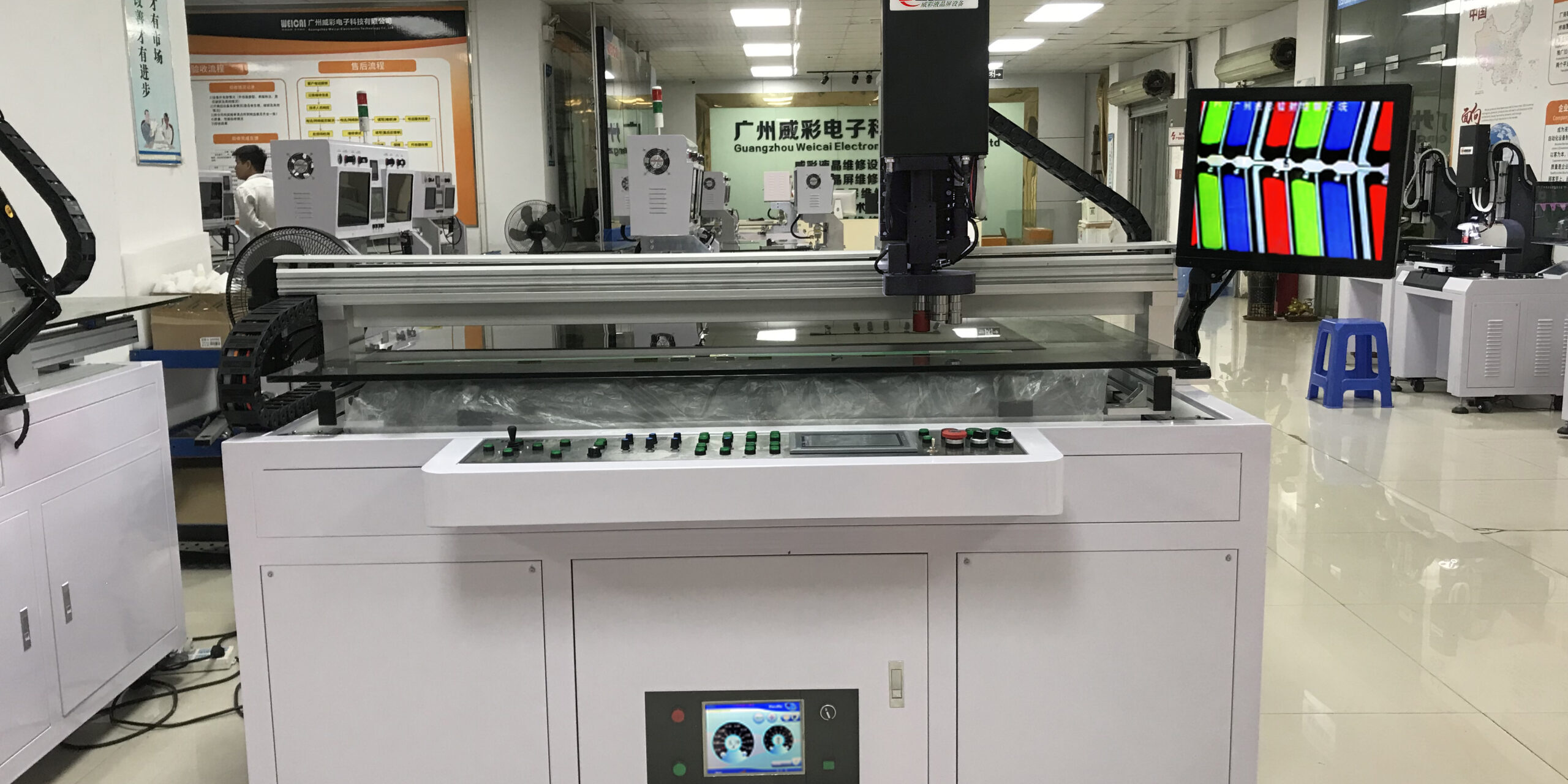 常规65寸平台78000.如果是装到86寸平台报价88000